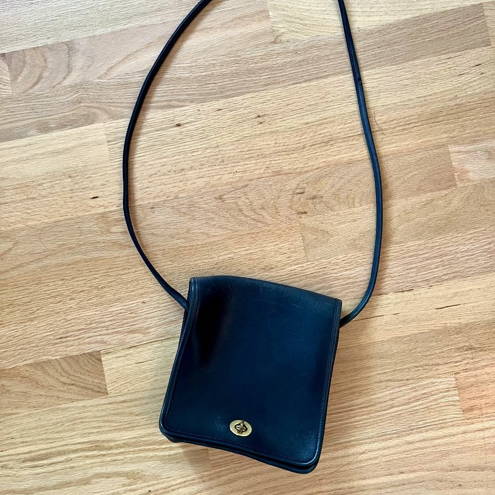 Coach vintage navy 9620 leather compact pouch